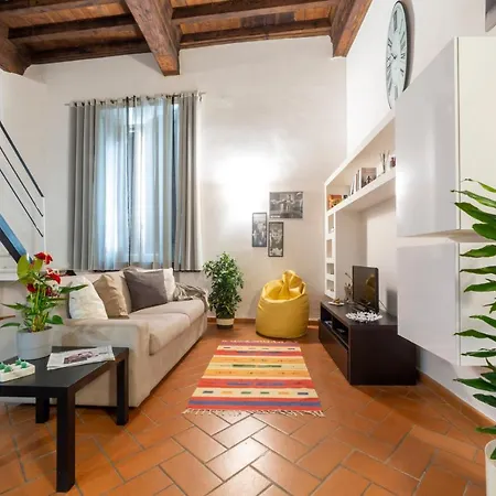 Guelfi Loft In A Historic Palace