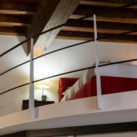 Guelfi Loft In A Historic Palace Apartment Florence