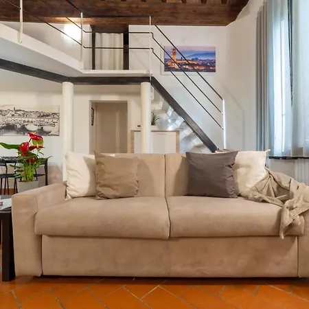 Guelfi Loft In A Historic Palace *