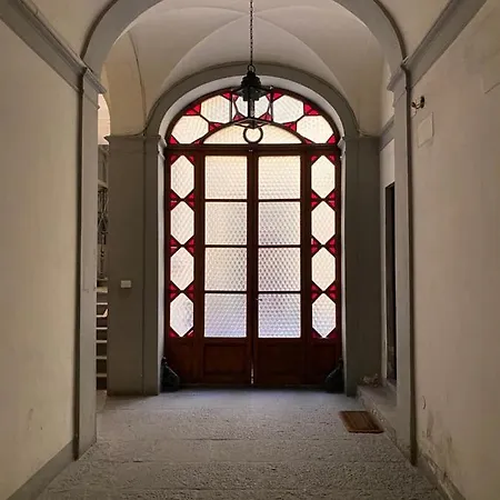 Guelfi Loft In A Historic Palace Apartment Florence